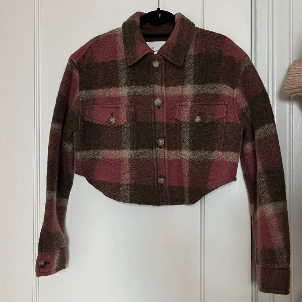 Aritzia Ganna Cropped Shirt Jacket in plaid